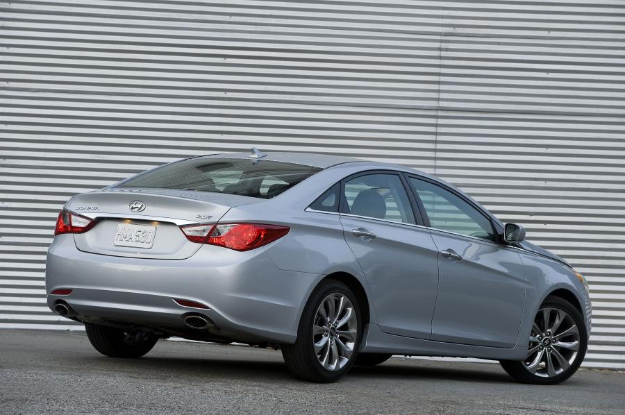  Hyundai Sonata 2.0T 2010 года  (фото 11 из 67)